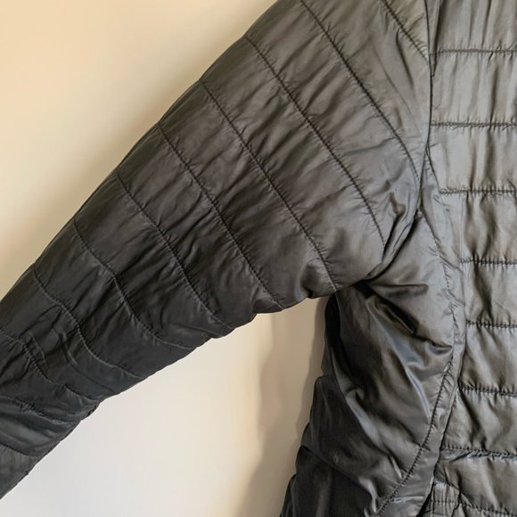 The North Face Black Reversible Puffer and Teddy Jacket Size Youth XL - Picture 7 of 7